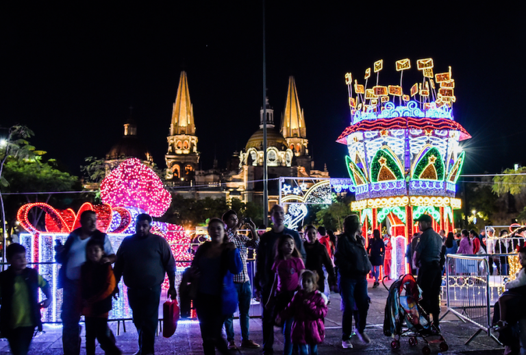 Origen de las posadas navideñas y las piñatas en México. | Turismo